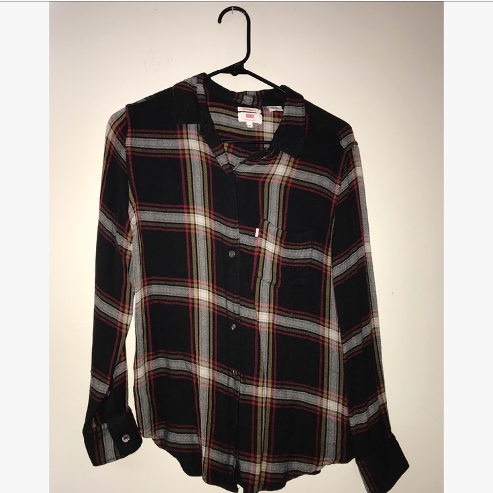 LEVI’S BOYFRIEND FIT PLAID BUTTON UP FLANNEL